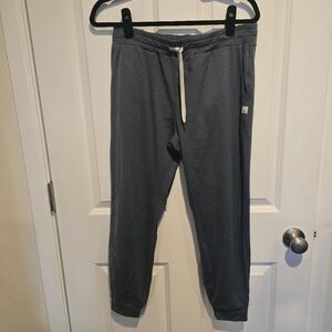 Vuori Green Joggers Size Medium. EUC.